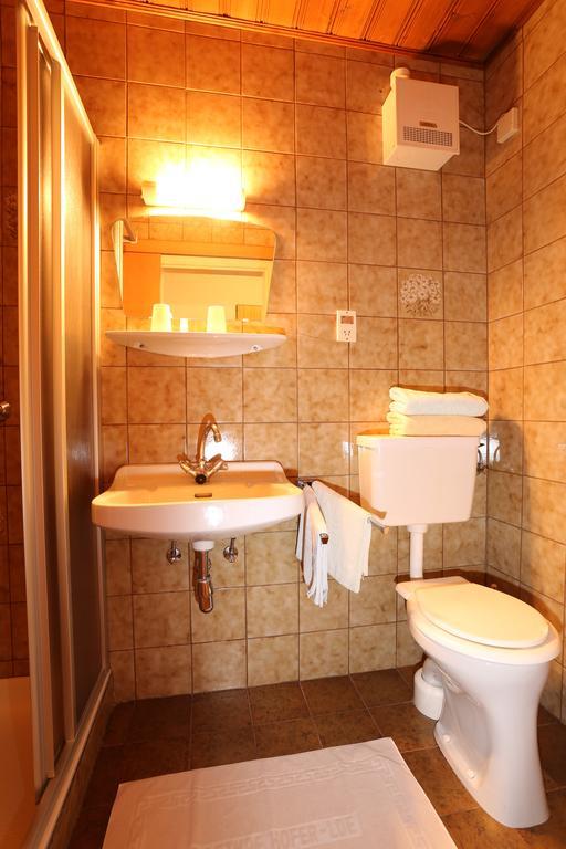 Hofer Guest House Villach Room photo